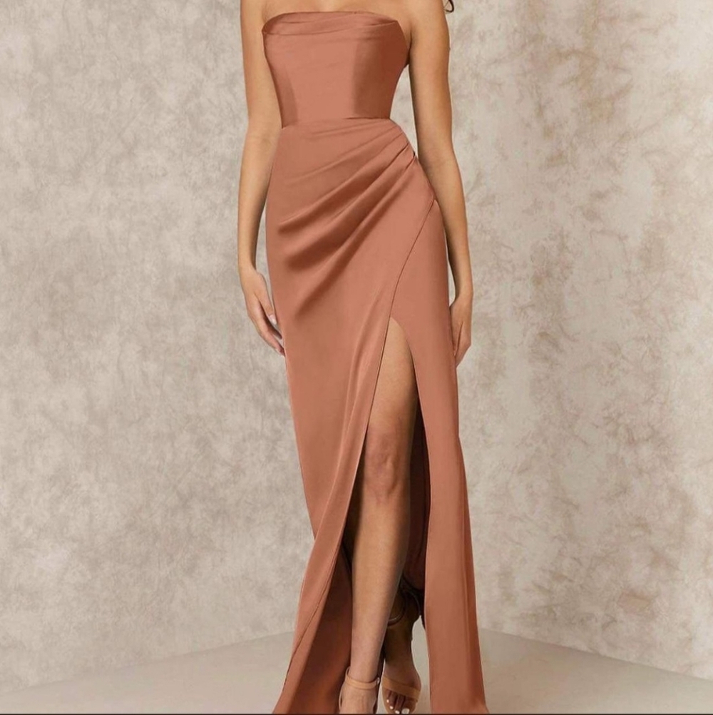Azazia X Kendall + Kylie Bridesmades Dress Size A6